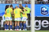 Brasil abre 2 a 0, sofre virada da França e encerra preparação para a Copa América de forma amarga
