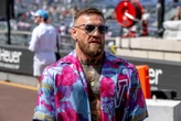Ex-campeão do UFC é visto com olho roxo após confusão em boate de Ibiza