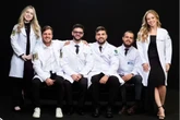 um feito! Seis primos se formam na mesma turma de medicina; confira