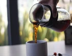 'Soneca com café' viraliza no TikTok, mas funciona?