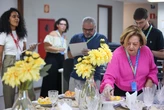 Redação do Correio recebe degustação para eleger o melhor pãozinho delícia de 2025