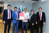 Bruno Reis é homenageado pela Ampeb por apoio ao Ministério Público da Bahia