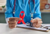 Transmissão pela comida? Infectologista rebate mitos sobre o HIV