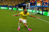 Por que Matheus Cunha comemora gols 'surfando'? Entenda