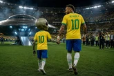 Erroooou! Profecia de Vó Bahiana falha e Neymar não é abduzido por ETs em Brasil x Escócia