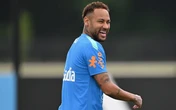 Arte exclusiva e mensagens da família: caneleiras de R$ 7 mil marcam retorno de Neymar