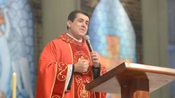 Xô, Jurandir! Conheça Chrystian Shankar, padre conselheiro que viralizou ao alertar noiva a desistir de casamento