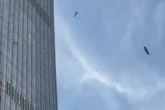 China confirma morte de piloto após avião atingir arranha-céu mais alto de Pequim
