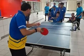Centro Paralímpico oferece aulas gratuitas de tênis de mesa para jovens com deficiência