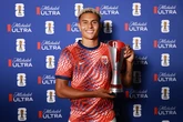Próximo rival do Brasil na Copa, 'Neymar norueguês' também faz sucesso como escritor