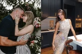 Saiba quem é a brasileira que esteve presente no casamento milionário de Taylor Swift e Travis Kelce