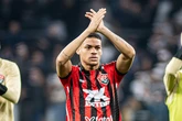 Único lateral esquerdo do Vitória, Maykon Jesus assume carência em meio a busca por reforços