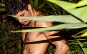 Lembra dele? Ex-Chiquititas surge tatuado, sem camisa e impressiona fãs; veja como ele está hoje