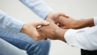Provérbio do Dia: 'Se você quer ser feliz por uma hora, tire uma soneca; se você quer ser feliz para o resto da vida, ajude alguém' - a reflexão sobre o poder de fazer o bem