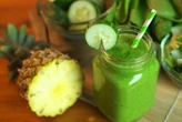 Suco verde faz detox? Médico diz que o verdadeiro "detox" começa quando você abandona estes hábitos