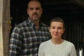 Atores de Stranger Things voltam a viver pai e filha em nova produção de suspense da Netflix