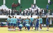 Em clima de tensão, Brasil faz primeiro treino no CT do Palmeiras antes de pegar o Chile