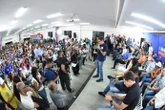 Em Alagoinhas, ACM Neto ouve demandas da população e defende interiorização da saúde para resolver fila da regulação