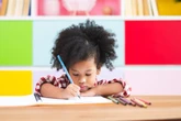 Como estimular a leitura e a escrita para os filhos na infância