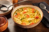 Aprenda 5 receitas de sopas, caldos e cremes com frango