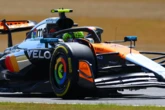 Norris lidera segundo treino em Silverstone com McLaren à frente da Ferrari e Bortoleto melhora