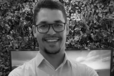 Dentista morre após tentar ultrapassagem e bater de frente com caminhão na Bahia