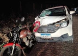 Casal morre em acidente após carro bater na traseira de moto em estrada da Bahia