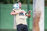 Com volta de Zé Marcos, Vitória faz último treino antes de viagem ao Uruguai