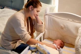 Perigo! Veja 10 motivos para não compartilhar a cama com o bebê