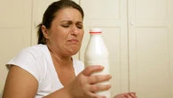 Adeus, barriga estufada: novo adesivo para quem tem intolerância à lactose promete liberar lactase por até 12 horas