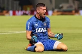 Goleiro argentino chega a Salvador nesta quarta (8) para assinar com o Bahia