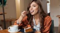 Por que seu corpo pede um docinho depois do jantar? Pode ser um sinal de alerta