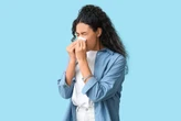 Segurar espirro pode causar hemorragia nos olhos, surdez e, em casos raros, um AVC