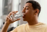 Saiba por que você não deve ignorar a regra das 4 horas para beber água