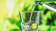 Saiba por que beber água, café e chá está ligado a maior longevidade