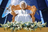 Ato com líderes religiosos, estudantes e muita música celebra Mãe Stella de Oxóssi