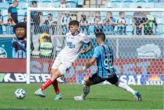 'Ele pisa no meu braço e o árbitro marca pênalti', reclama goleiro após derrota polêmica do Bahia