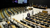 Trabalhadores que atuam em pé podem ter direito a pausa a cada 90 minutos