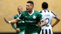 Paulinho é flagrado em pagode no Rio durante clássico entre Palmeiras e Corinthians