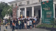 Alunos da Ufba protestam contra falta de vagas no curso de Medicina