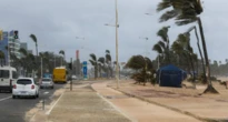 Furacão? Ventania chega a 75 km/h em Salvador e causa estragos