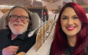 José de Abreu e esposa, 52 anos mais nova, embarcam em segunda lua de mel