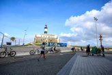 Adolescente é preso após roubar celular de turista no Farol da Barra