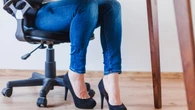 Por que algumas pessoas não param de balançar as pernas? Psicólogos explicam
