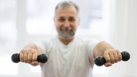 Como a fraqueza muscular impacta a saúde após os 50 anos