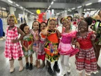 Jovens de Centro Comunitário levam dança e cultura nordestina a estação de metrô