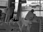 Revoltado com demissão, ex-funcionário invade casa de Pitbull e rouba dinheiro e objetos; vídeo mostra luta corporal