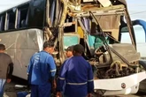 Colisão entre ônibus e caminhão deixa 17 trabalhadores feridos em Camaçari
