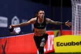 Vitória fecha contratação do centroavante uruguaio Renzo López