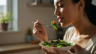 Vegetal esquecido ajuda a produzir colágeno e diminui dores nas articulações; saiba qual